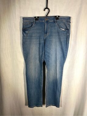 Old Navy Mid-Rise Power Slim Straight Jeans | Medium Wash | Size 16